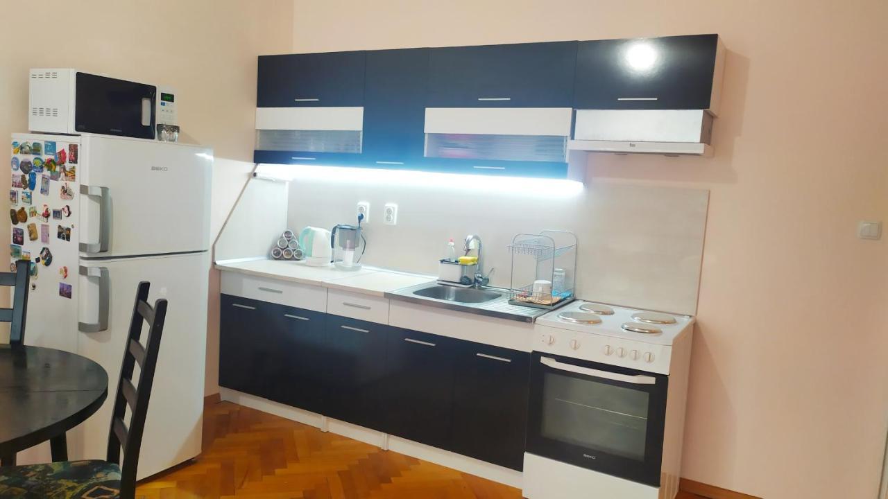 Lovely City Center 1Bd, 1Bt Apartment Sofia Exteriör bild