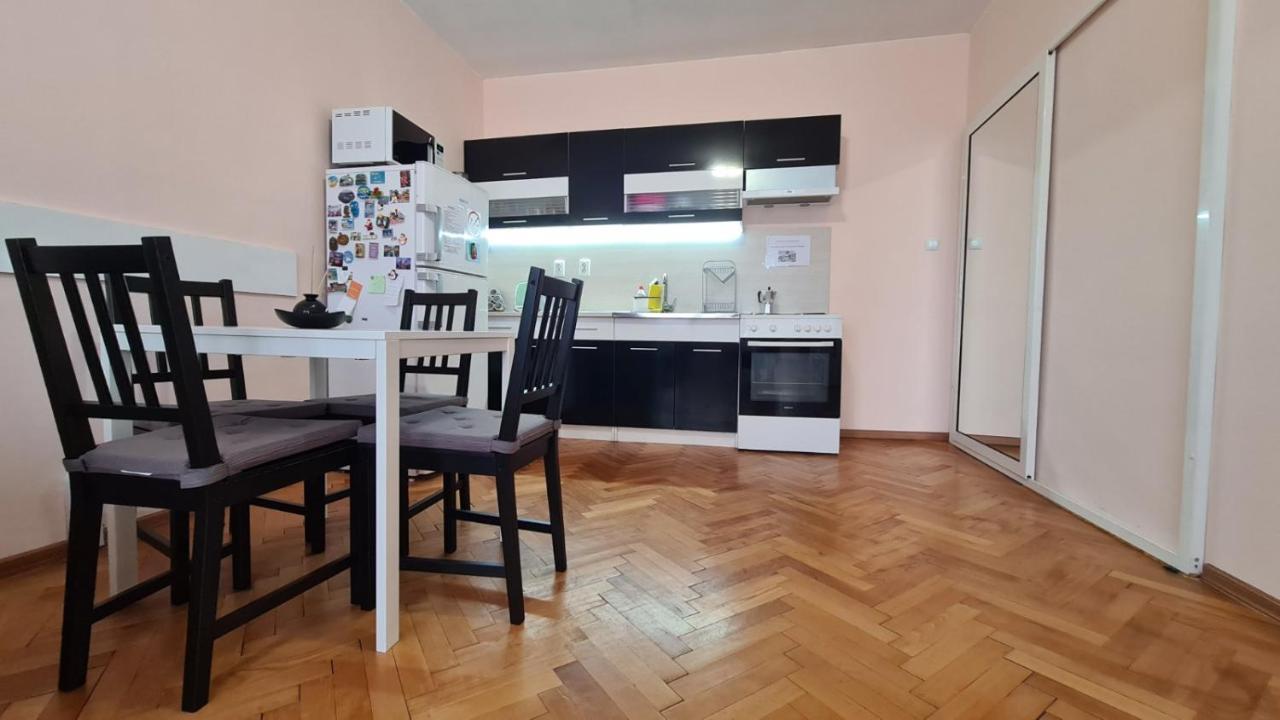 Lovely City Center 1Bd, 1Bt Apartment Sofia Exteriör bild